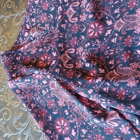 3/$30 Garage Floral Blouse Sz XS - Picture 2 of 4